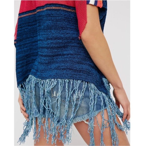 NWT Free People Sunset Fringe Poncho Beach Sweater XS/S Lightweight Oversized - Picture 6 of 16
